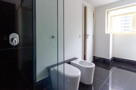 Apartamento à venda com 164m², 3 quartos e 2 vagasBanheiro da Suíte 1