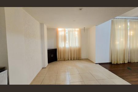 Apartamento à venda com 150m², 3 quartos e 3 vagas Apartamento à venda com 150m², 3 quartos e 3 vagasSala
