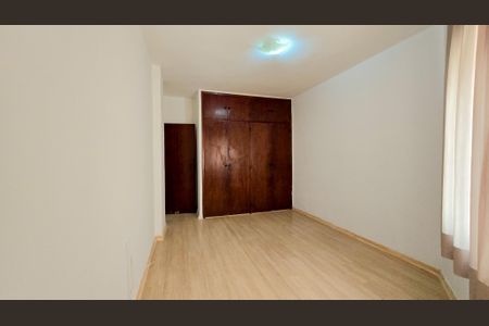 Apartamento à venda com 150m², 3 quartos e 3 vagas Apartamento à venda com 150m², 3 quartos e 3 vagasQuarto 02