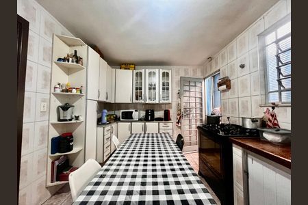 Casa à venda com 200m², 3 quartos e 3 vagas Casa à venda com 200m², 3 quartos e 3 vagasCozinha
