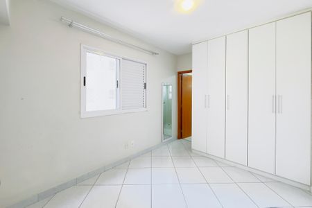 Apartamento para alugar com 80m², 3 quartos e 2 vagas Apartamento para alugar com 80m², 3 quartos e 2 vagasSuíte
