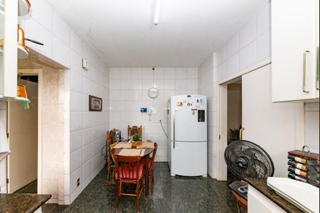 Apartamento à venda com 230m², 4 quartos e 4 vagasCozinha