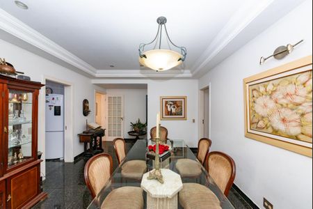 Apartamento à venda com 230m², 4 quartos e 4 vagasSala 2