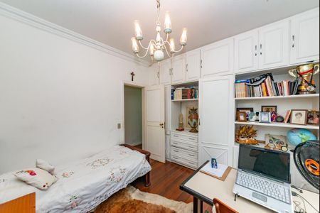 Apartamento à venda com 230m², 4 quartos e 4 vagasSuíte 2