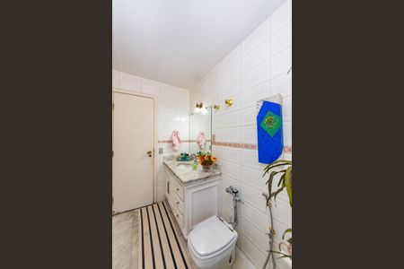 Apartamento à venda com 230m², 4 quartos e 4 vagasBanheiro Social