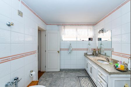 Apartamento à venda com 230m², 4 quartos e 4 vagasBanheiro da Suíte 1