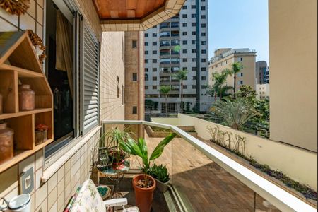 Apartamento à venda com 230m², 4 quartos e 4 vagasVaranda da Suíte 1