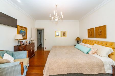 Apartamento à venda com 230m², 4 quartos e 4 vagasSuíte 1