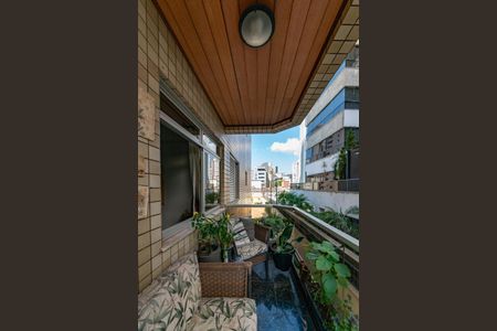 Apartamento à venda com 230m², 4 quartos e 4 vagasVaranda da Sala 2