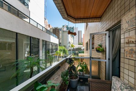 Apartamento à venda com 230m², 4 quartos e 4 vagasVaranda da Sala 2