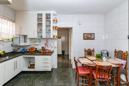 Apartamento à venda com 230m², 4 quartos e 4 vagasCozinha