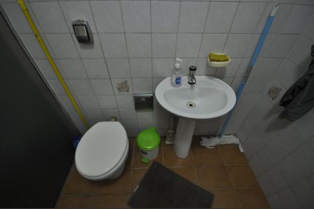 Casa à venda com 200m², 7 quartos e 7 vagasCasa 2 - Banheiro Social