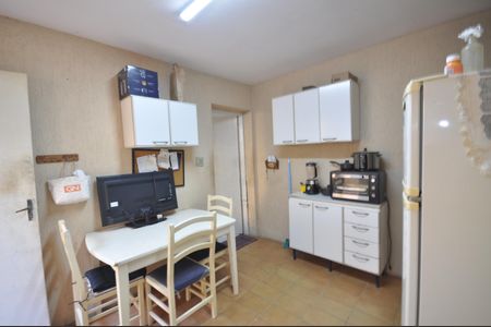 Casa à venda com 200m², 7 quartos e 7 vagasCasa 2 - Cozinha 