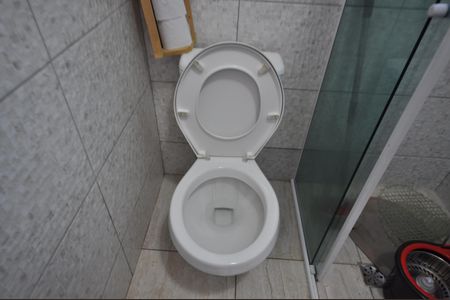 Casa à venda com 200m², 7 quartos e 7 vagasCasa 3 - Banheiro 1