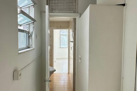 Apartamento à venda com 33m², 1 quarto e sem vaga Apartamento à venda com 33m², 1 quarto e sem vagaQuarto de Serviço