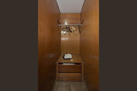 Casa à venda com 400m², 4 quartos e 6 vagasQuarto de Serviço