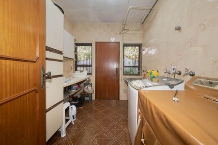 Casa à venda com 400m², 4 quartos e 6 vagasLavanderia