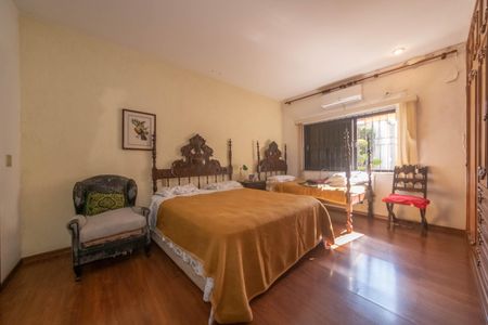 Casa à venda com 400m², 4 quartos e 6 vagasSuíte