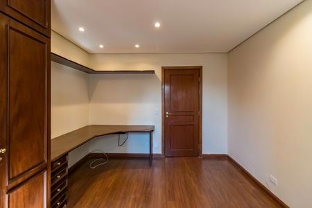 Apartamento à venda com 482m², 4 quartos e 5 vagas Apartamento à venda com 482m², 4 quartos e 5 vagasSuíte 3