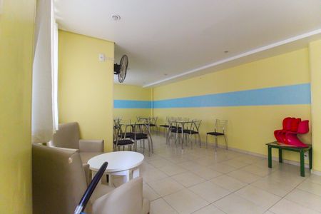 Apartamento à venda com 65m², 3 quartos e 1 vaga Apartamento à venda com 65m², 3 quartos e 1 vagaÁrea comum - Salão de festas