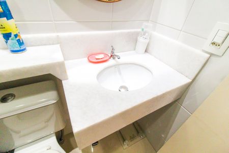 Apartamento à venda com 65m², 3 quartos e 1 vaga Apartamento à venda com 65m², 3 quartos e 1 vagaBanheiro da Suíte