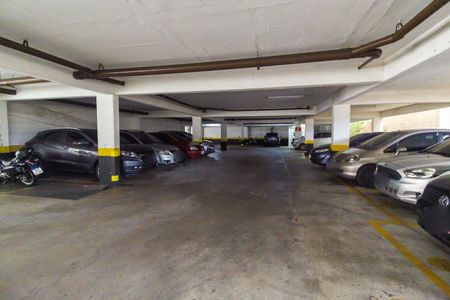 Apartamento à venda com 65m², 3 quartos e 1 vaga Apartamento à venda com 65m², 3 quartos e 1 vagaEstacionamento