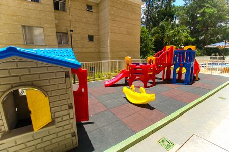 Apartamento à venda com 65m², 3 quartos e 1 vaga Apartamento à venda com 65m², 3 quartos e 1 vagaÁrea Comum - Playground
