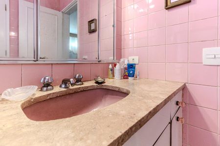 Apartamento para alugar com 230m², 3 quartos e 3 vagasBanheiro da Suíte