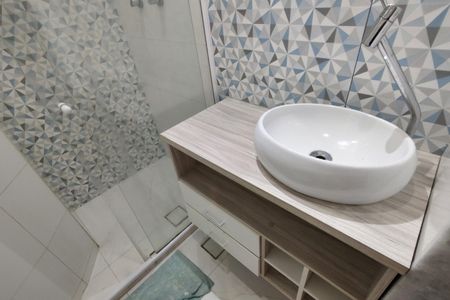 Apartamento à venda com 55m², 2 quartos e 1 vaga Apartamento à venda com 55m², 2 quartos e 1 vagaBanheiro da Suíte 2