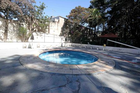 Apartamento à venda com 57m², 2 quartos e 1 vaga Apartamento à venda com 57m², 2 quartos e 1 vagaÁrea comum - Piscina