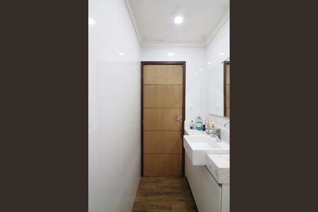 Casa à venda com 230m², 3 quartos e 2 vagasBanheiro Social