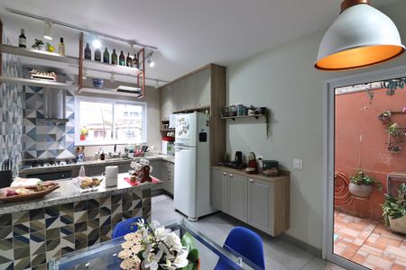 Casa à venda com 230m², 3 quartos e 2 vagasCozinha