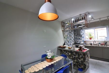 Casa à venda com 230m², 3 quartos e 2 vagasCozinha