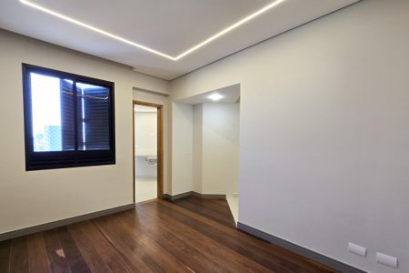 Apartamento à venda com 138m², 4 quartos e 2 vagasSuíte 1