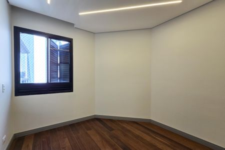 Apartamento à venda com 138m², 4 quartos e 2 vagasSuíte 2