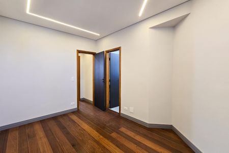 Apartamento à venda com 138m², 4 quartos e 2 vagasSuíte 3