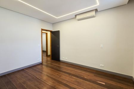 Apartamento à venda com 138m², 4 quartos e 2 vagasSuíte 1