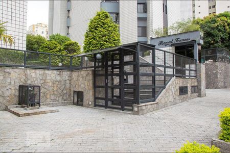 Apartamento à venda com 138m², 4 quartos e 2 vagasFachada