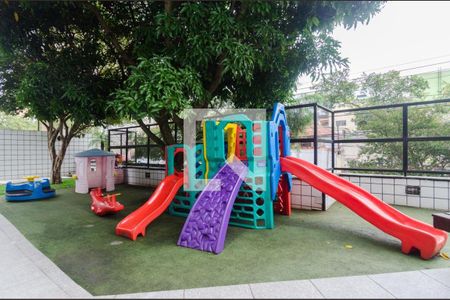 Apartamento à venda com 138m², 4 quartos e 2 vagasÁrea comum - Playground