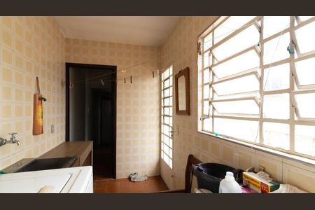 Casa à venda com 210m², 4 quartos e 2 vagasÁrea de Serviço