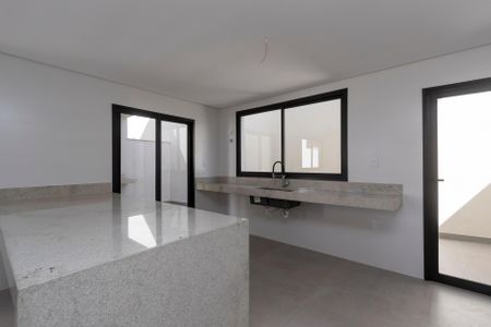 Casa à venda com 210m², 3 quartos e 2 vagas Casa à venda com 210m², 3 quartos e 2 vagasCozinha