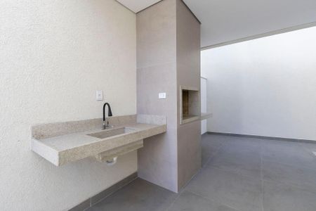 Casa à venda com 210m², 3 quartos e 2 vagas Casa à venda com 210m², 3 quartos e 2 vagasÁrea comum - Churrasqueira