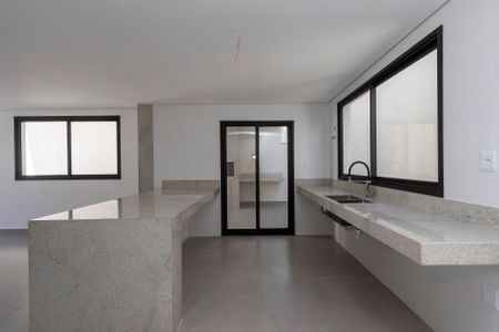 Casa à venda com 210m², 3 quartos e 2 vagas Casa à venda com 210m², 3 quartos e 2 vagasCozinha