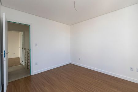 Casa à venda com 210m², 3 quartos e 2 vagas Casa à venda com 210m², 3 quartos e 2 vagasSuíte 1