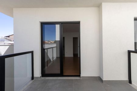 Casa à venda com 210m², 3 quartos e 2 vagas Casa à venda com 210m², 3 quartos e 2 vagasSacada da Suíte 3