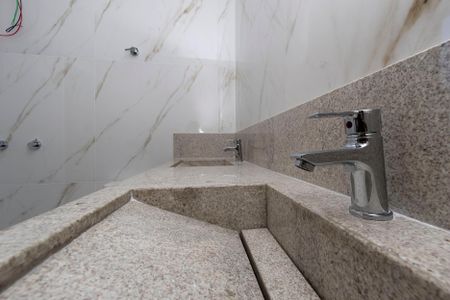 Casa à venda com 210m², 3 quartos e 2 vagas Casa à venda com 210m², 3 quartos e 2 vagasBanheiro da Suite 2