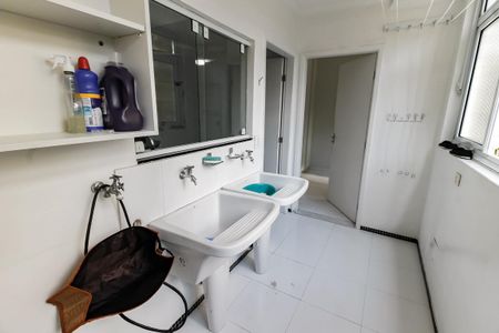 Apartamento à venda com 183m², 4 quartos e 3 vagas Apartamento à venda com 183m², 4 quartos e 3 vagasÁrea de Serviço