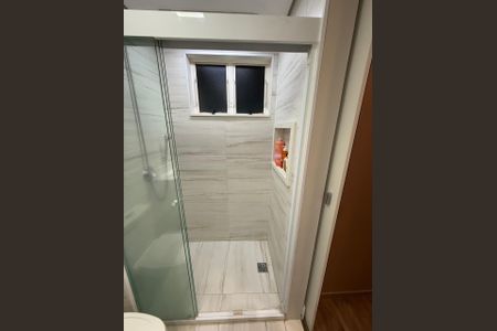 Apartamento à venda com 76m², 2 quartos e 2 vagas Apartamento à venda com 76m², 2 quartos e 2 vagasBanheiro