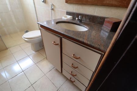 Apartamento para alugar com 170m², 3 quartos e 2 vagasBanheiro Social