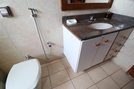 Apartamento para alugar com 170m², 3 quartos e 2 vagasBanheiro do Quarto 3